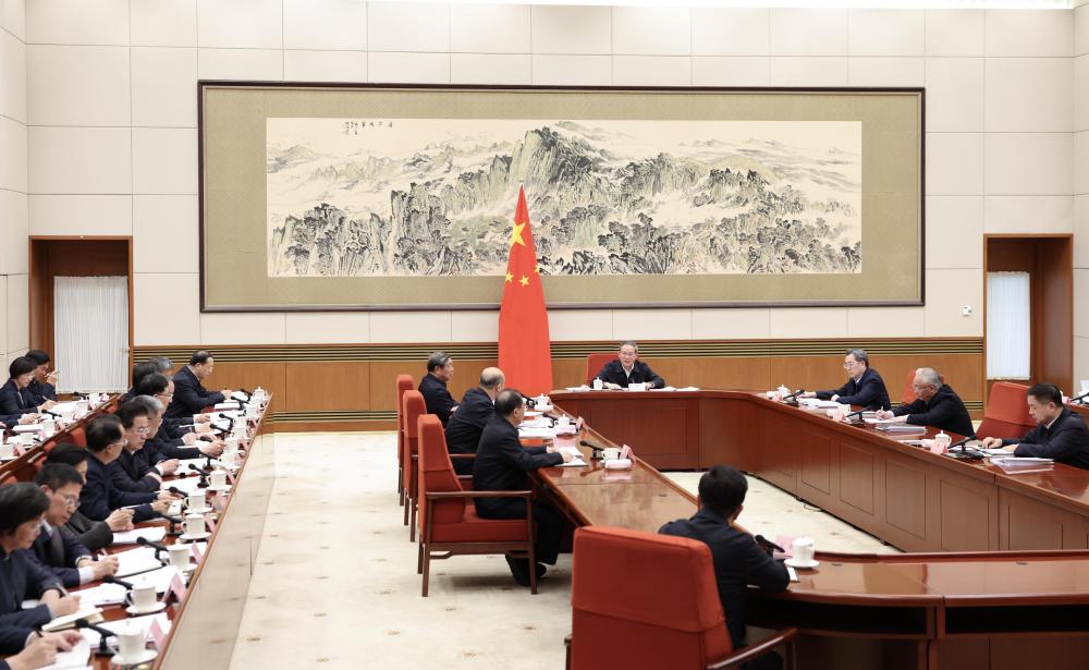 李強主持召開國務院第十次全體會議 討論政府工作報告稿和“十五五”規劃綱要草案稿